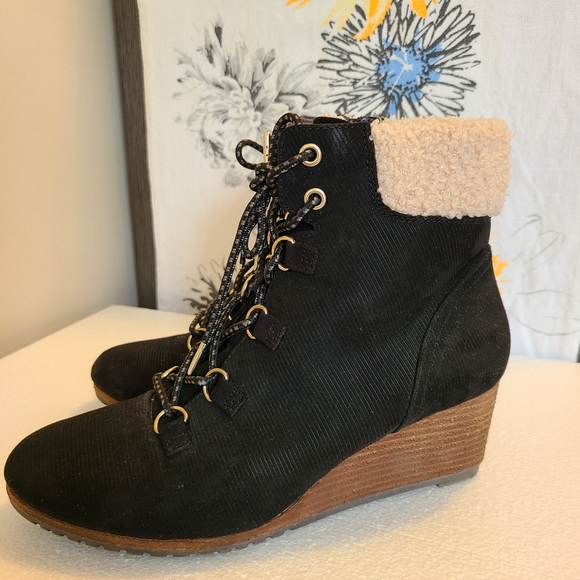 Dr. Scholl's Wedged Boots - Picture 7 of 7